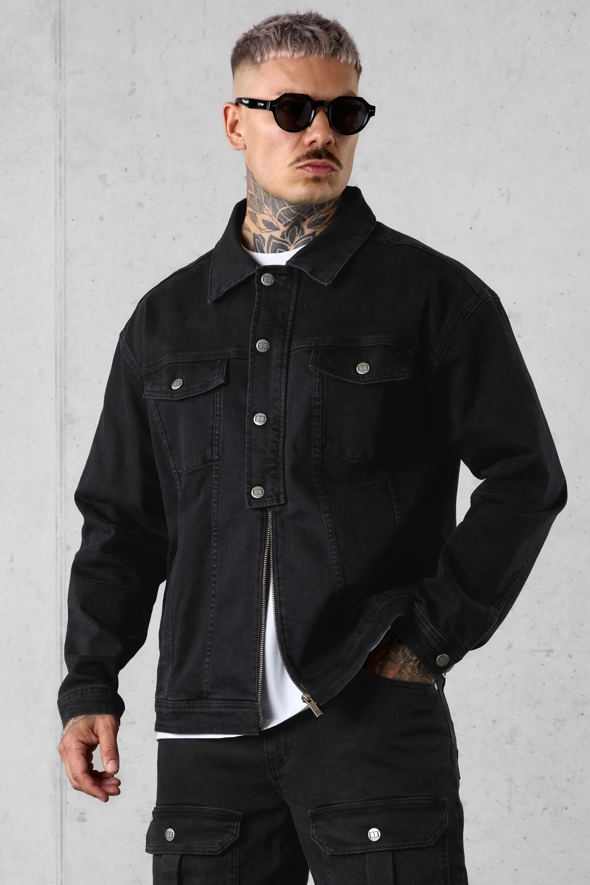 WASHED BLACK JEANS JACKET - Image 4