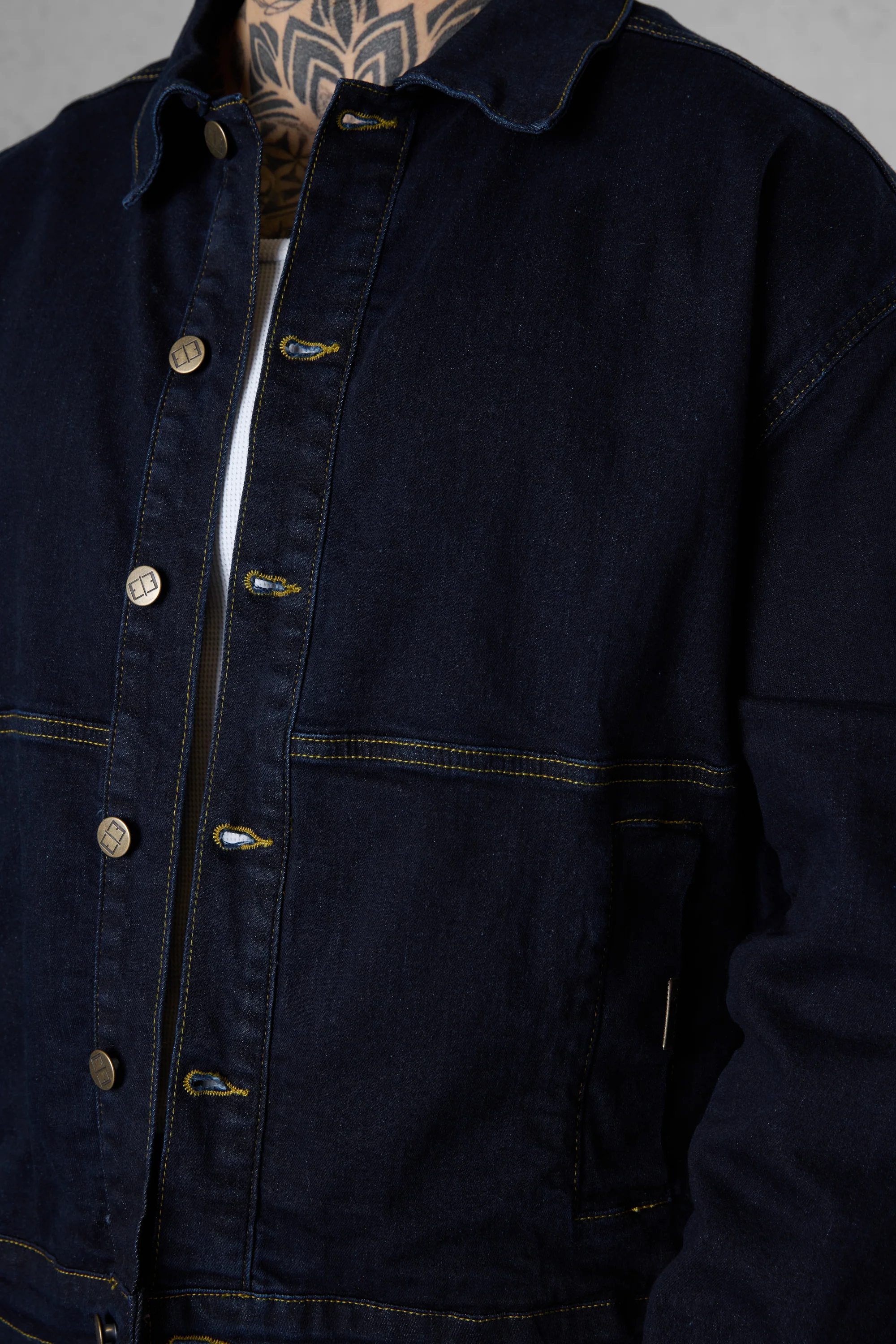WASHED DARKBLUE CONTRAST JEANS JACKET - Image 5
