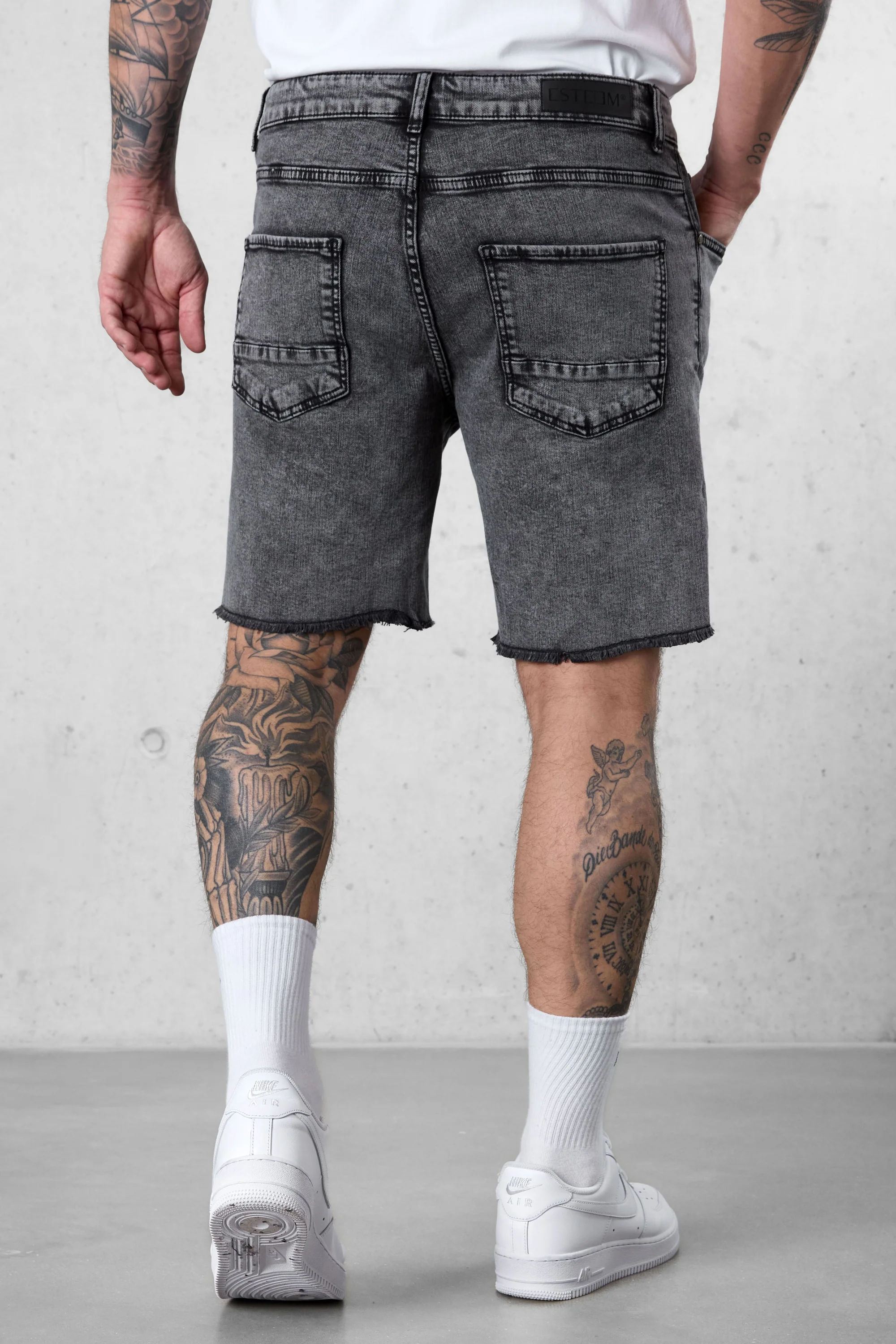 WASHED GREY DESTROYED JEANSSHORTS - Image 4