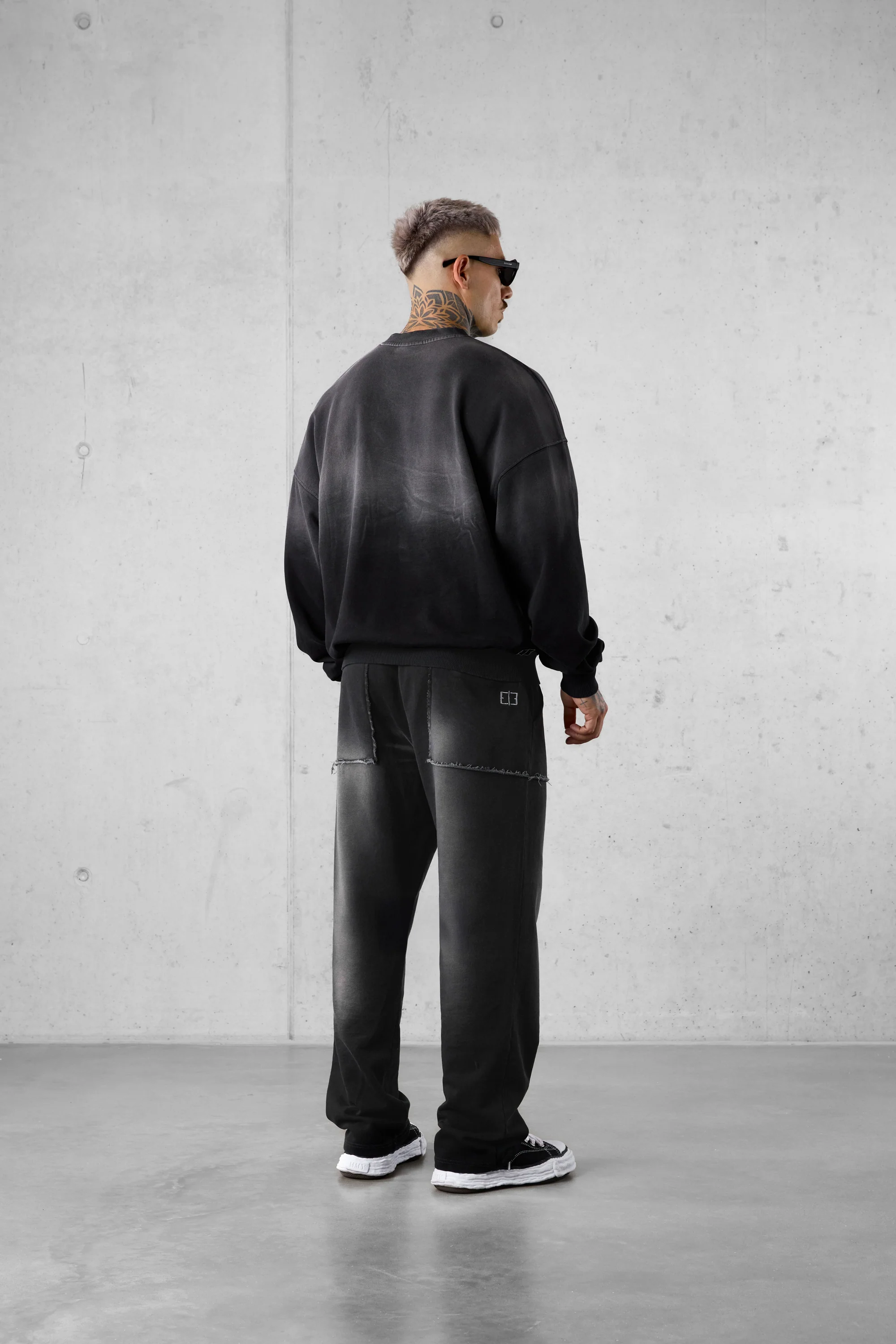 WASHED GREY ICON OVERSIZED SWEATER - Image 3