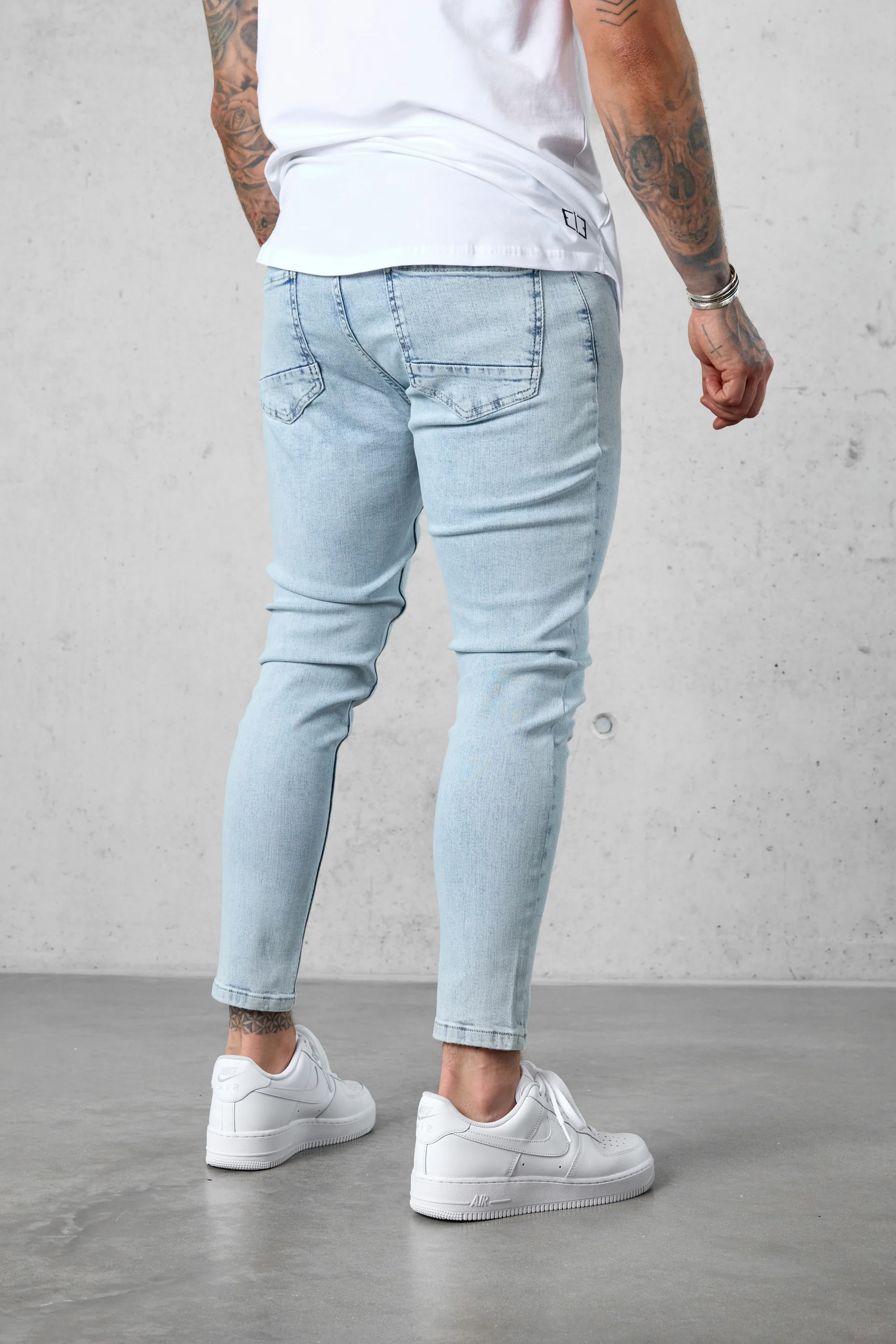 WASHED ICEBLUE BASIC JEANS - Image 4