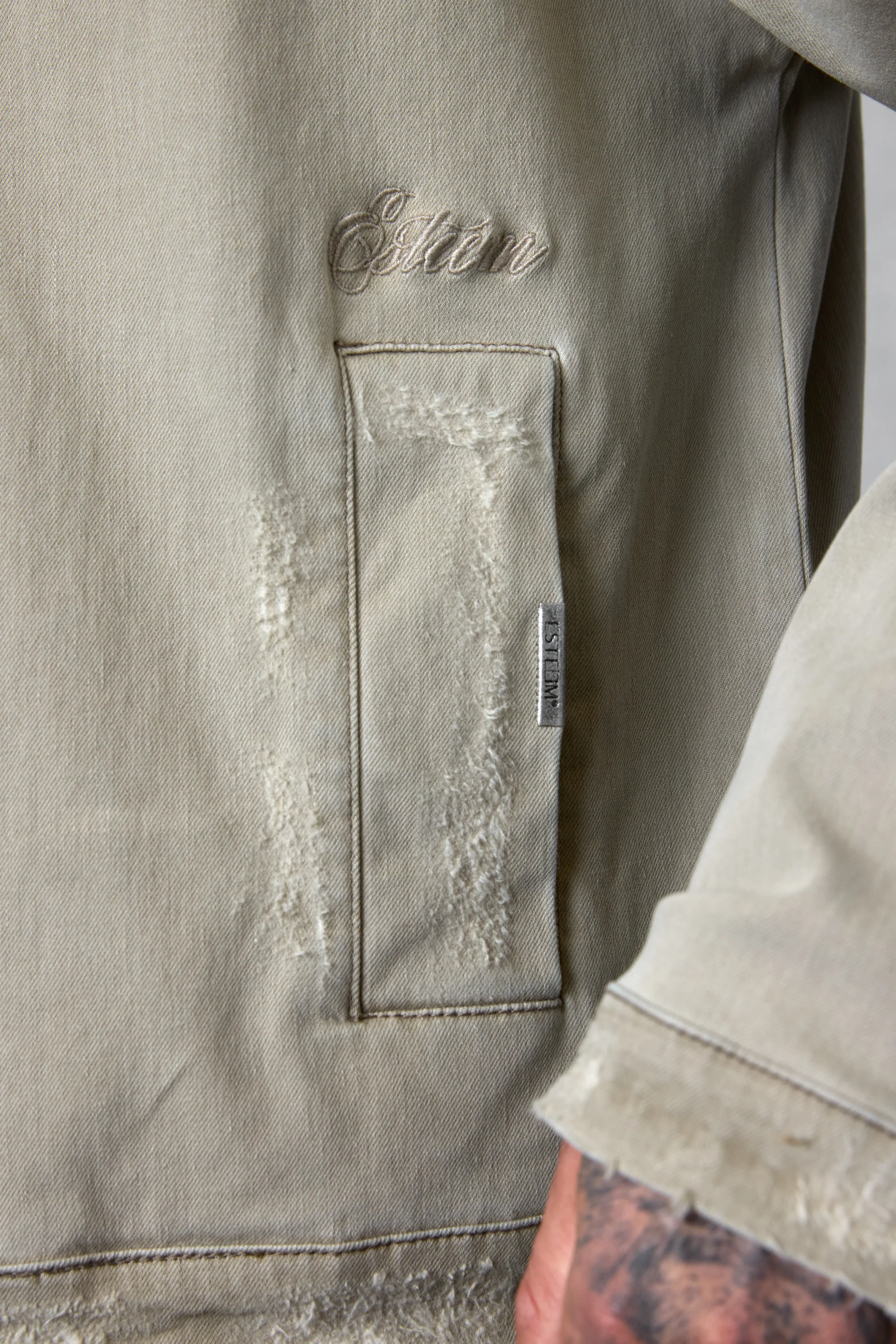 WASHED OLIVE DESTROYED JEANS JACKET - Image 4