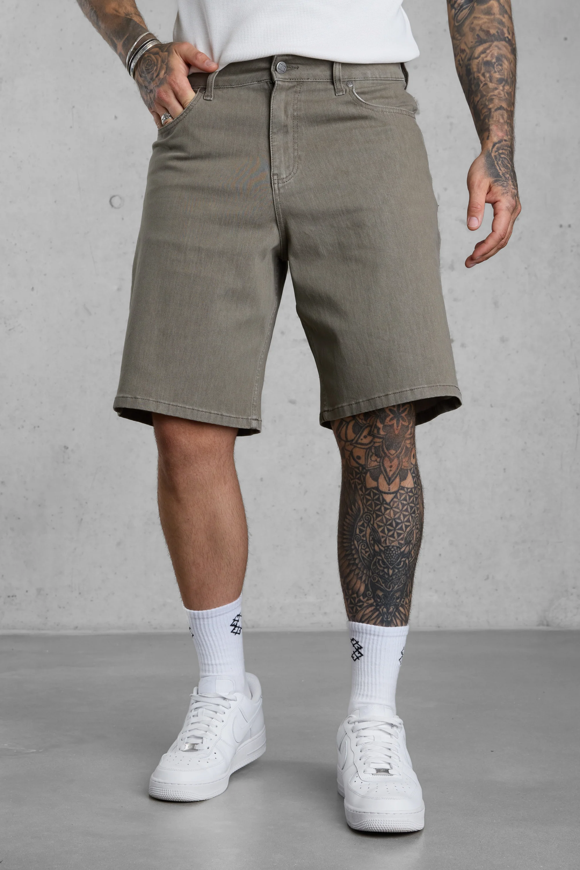 WASHED OLIVE JEANSSHORTS - Image 3