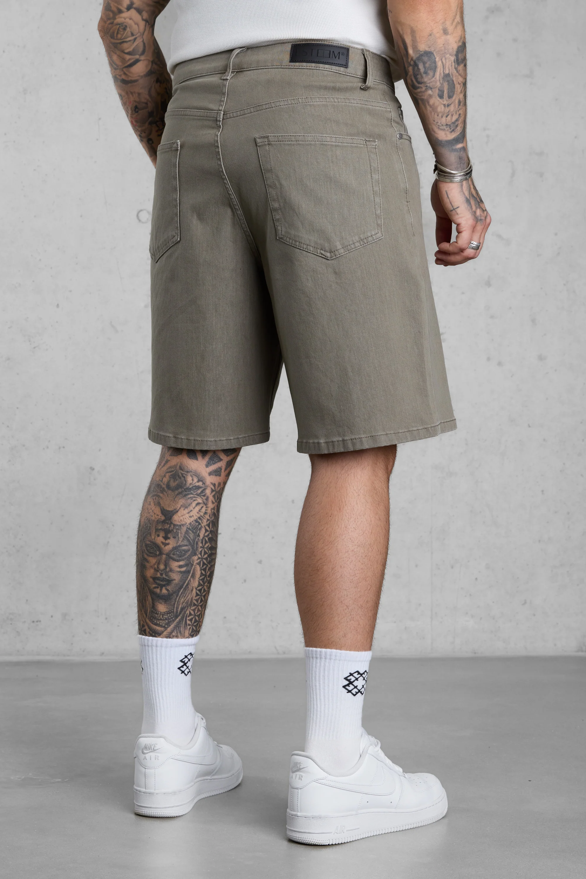 WASHED OLIVE JEANSSHORTS - Image 4