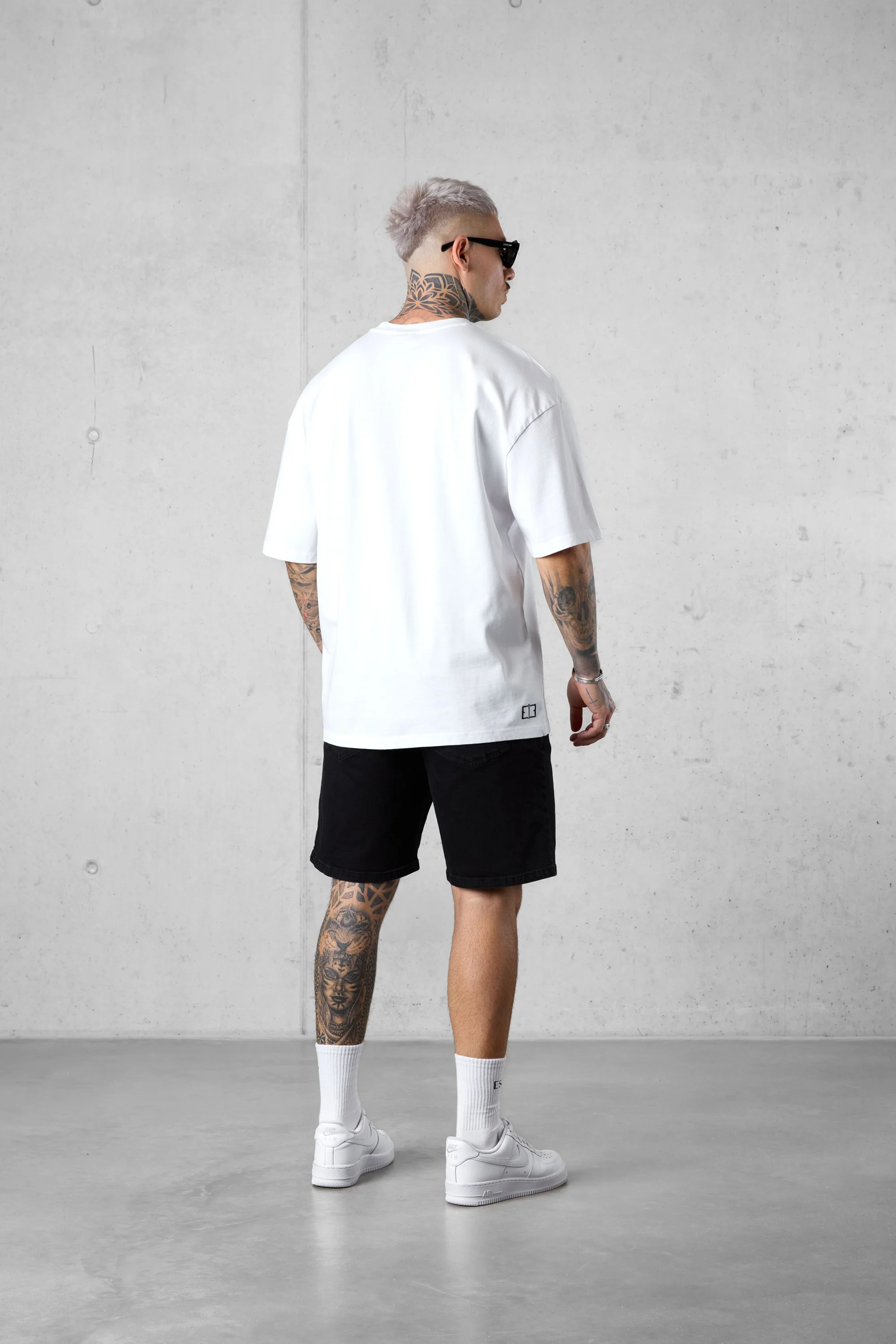 WHITE BEACHGREEN CURVE OVERSIZED TEE - Image 4