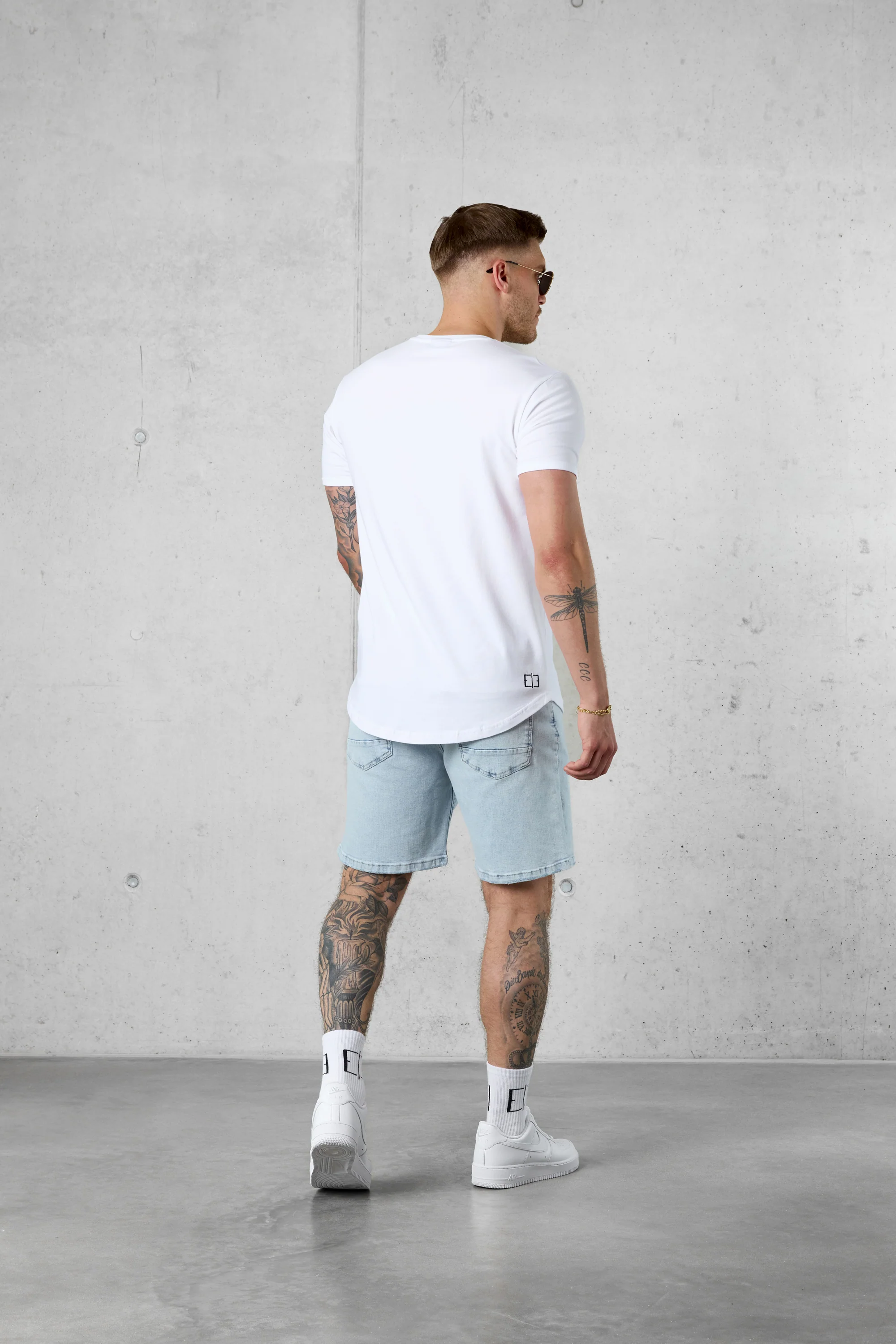 WHITE COLORED BLOWN-UP TEE - Image 4