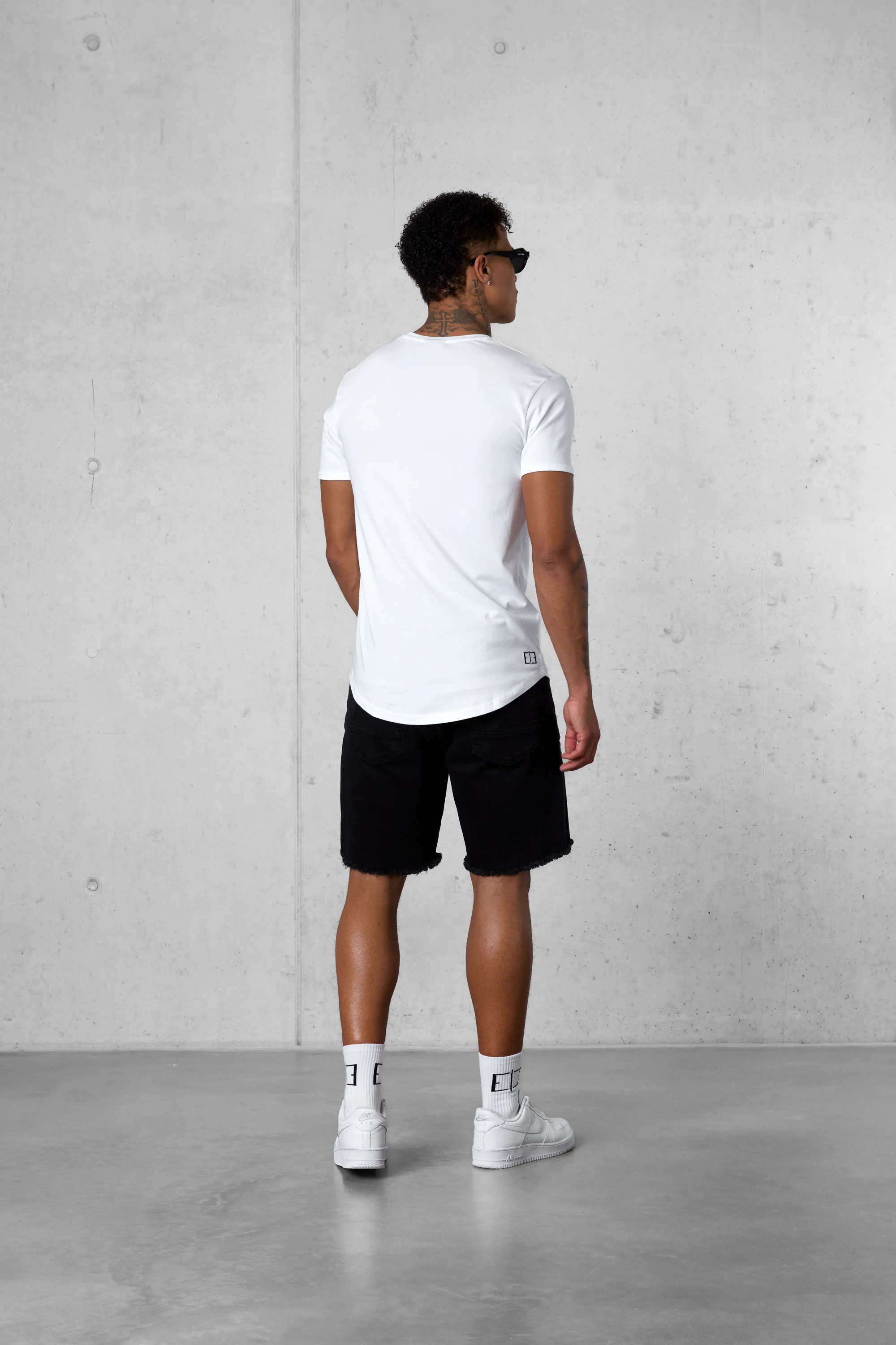 WHITE CORAL LETTERING TEE - Image 4