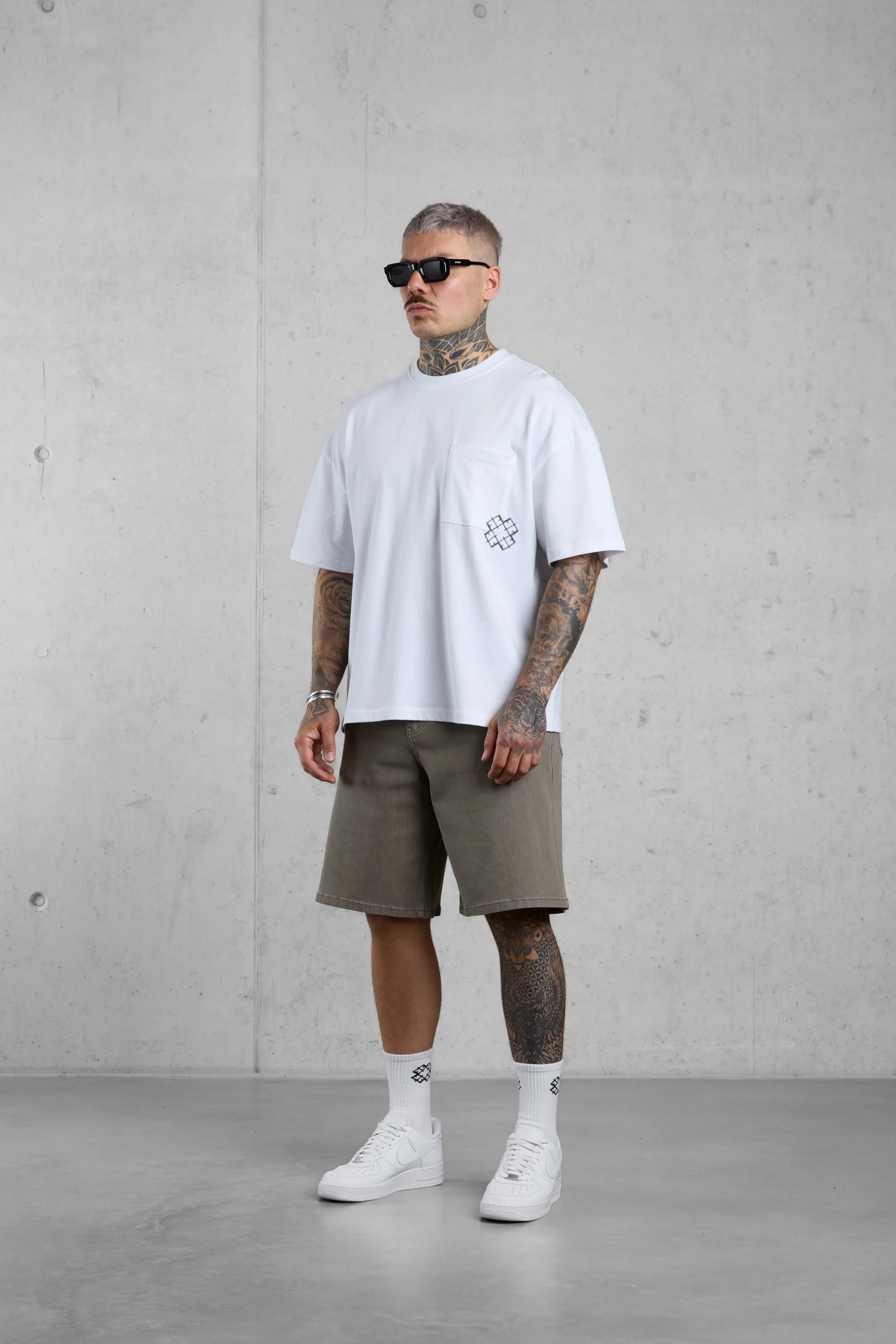 WHITE CREATIVE ATELIER OVERSIZED TEE - Image 3