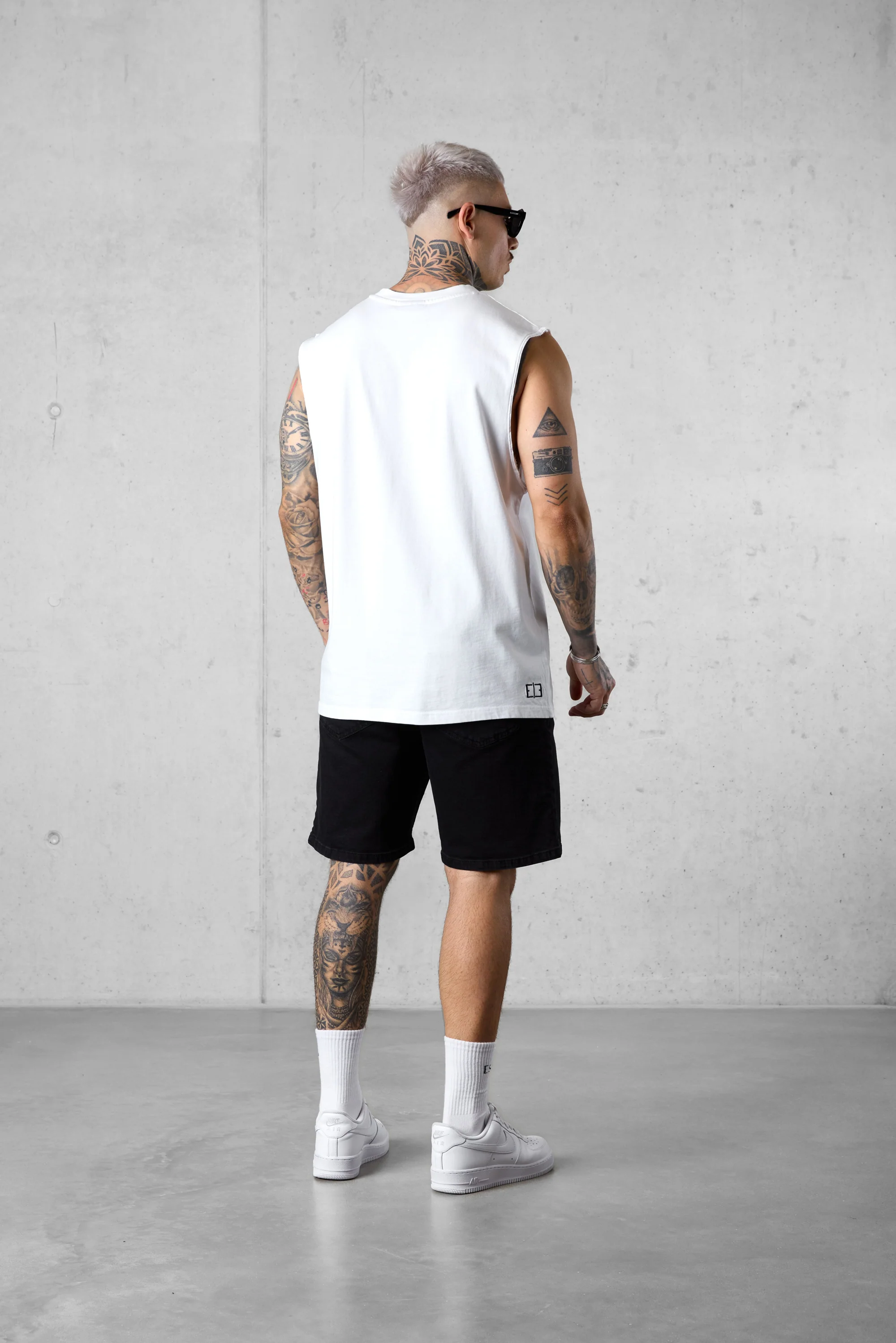 WHITE DISCREET OVERSIZED TANK TEE - Image 4