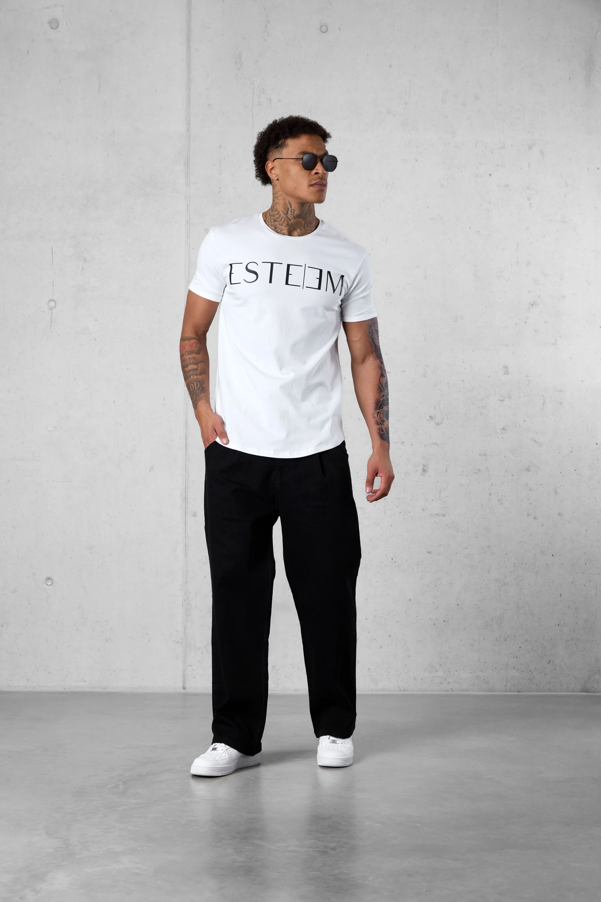 WHITE LETTERING TEE - Image 3