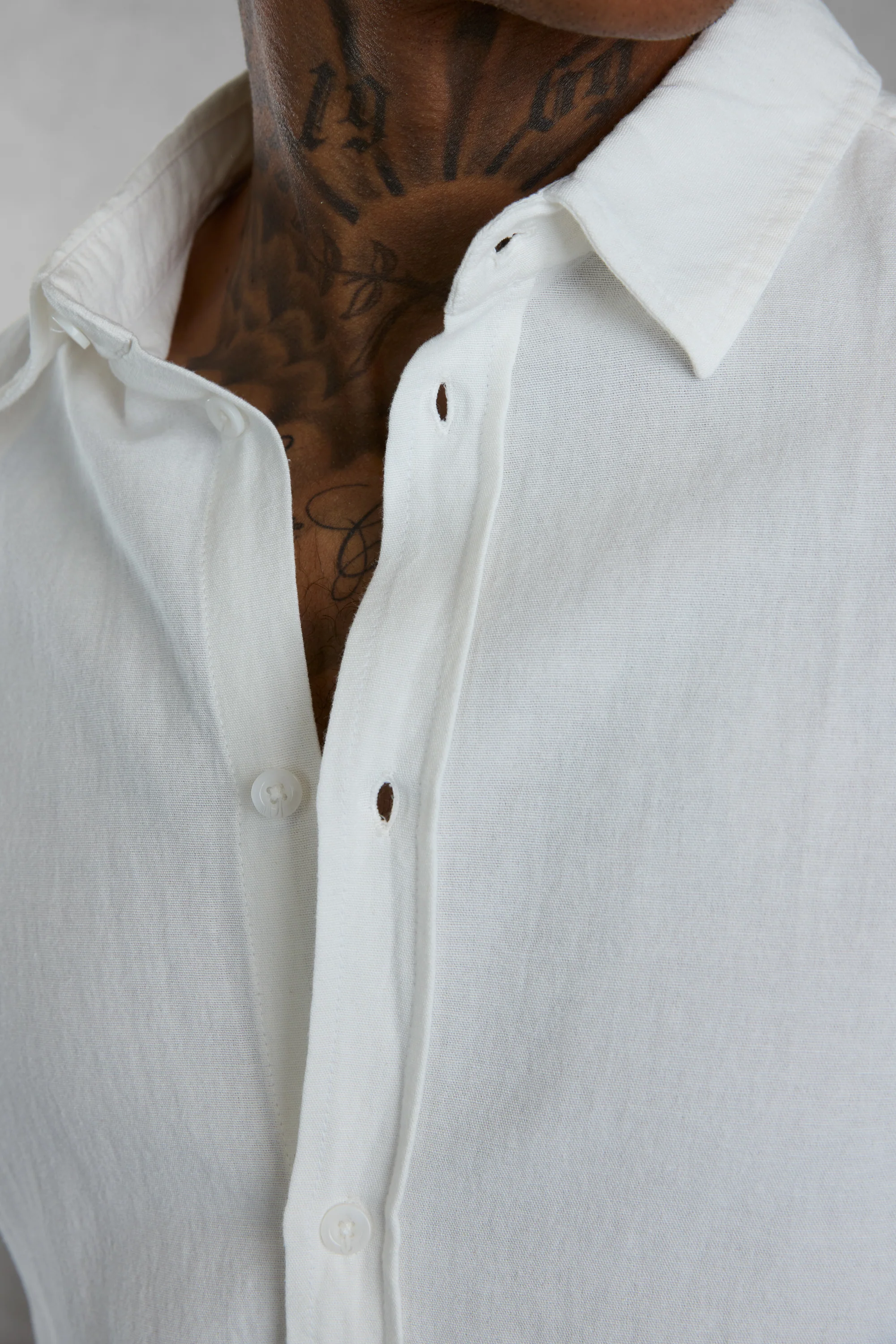 WHITE LINEN SHIRT - Image 7