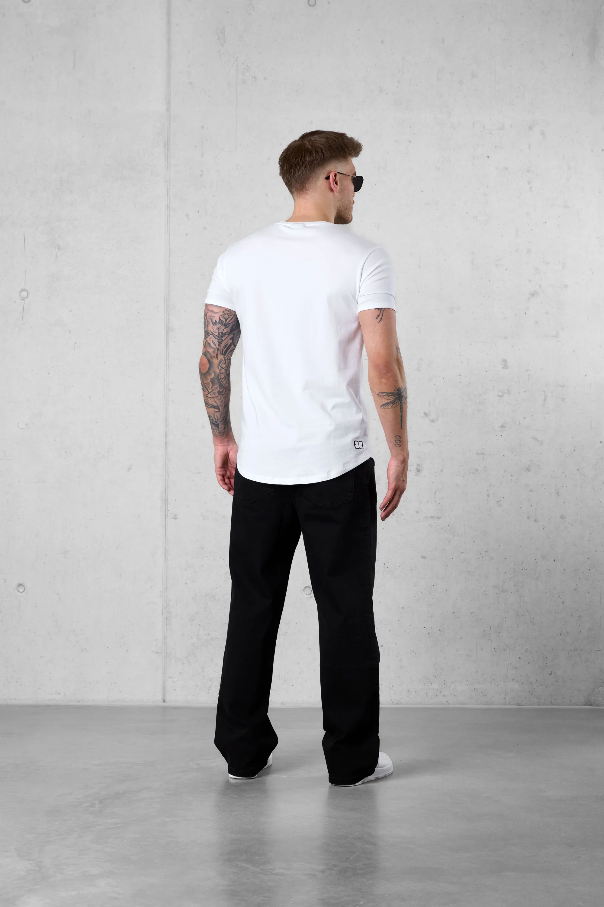 WHITE LOGO TEE - Image 4