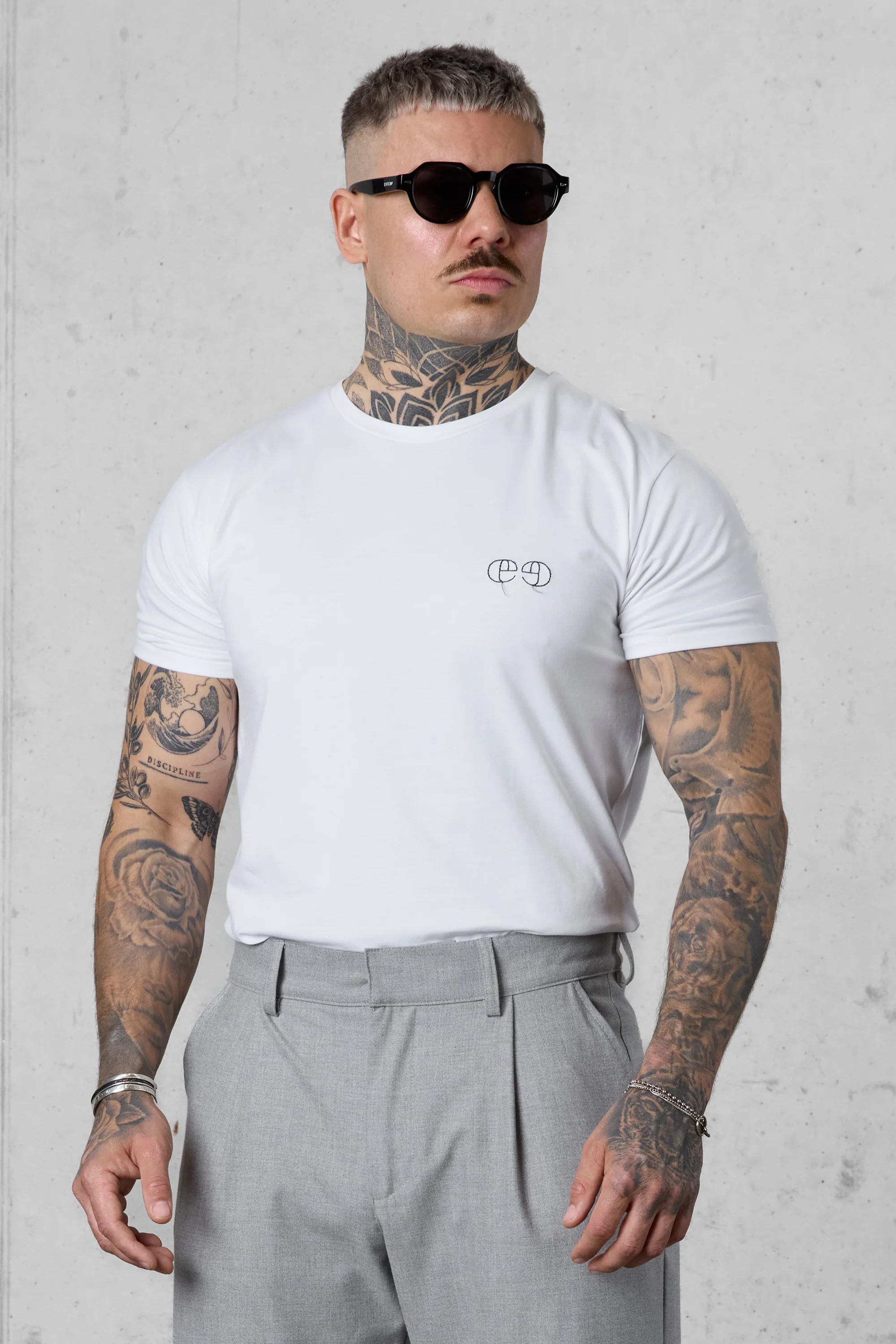 WHITE LOOP LOGO TEE - Image 4