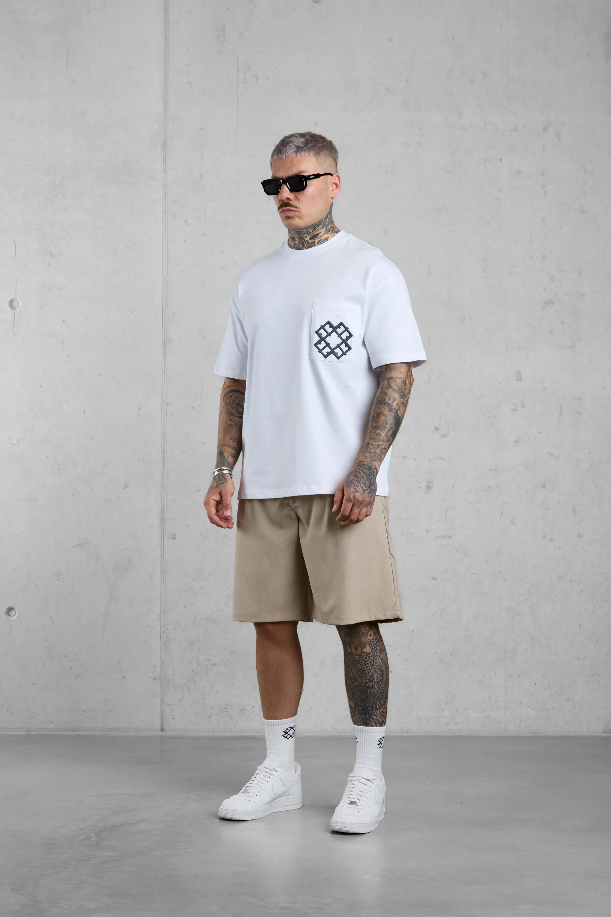 WHITE MONOGRAM REGULAR TEE - Image 3