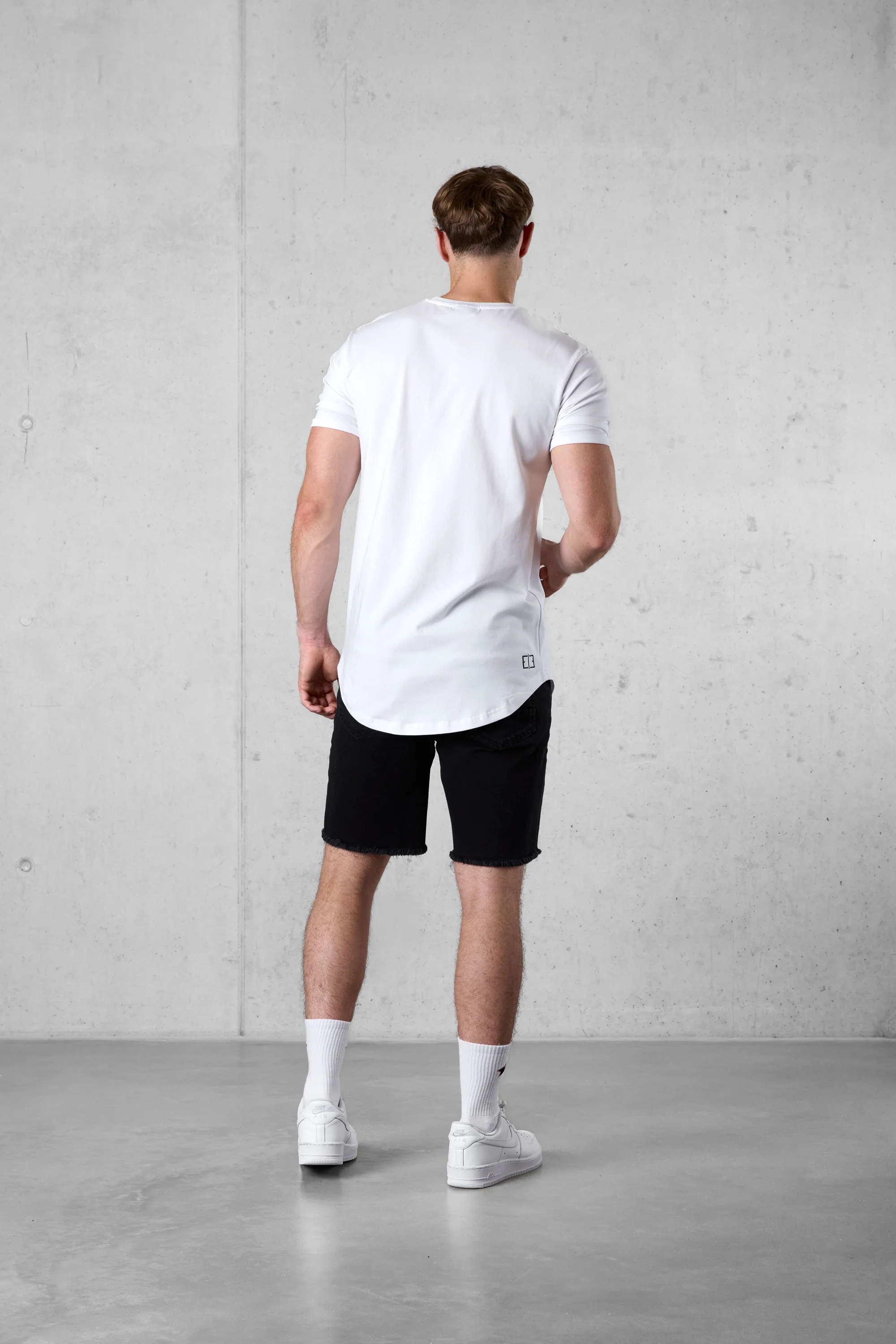 WHITE SUMMER ROMANCE TEE - Image 4