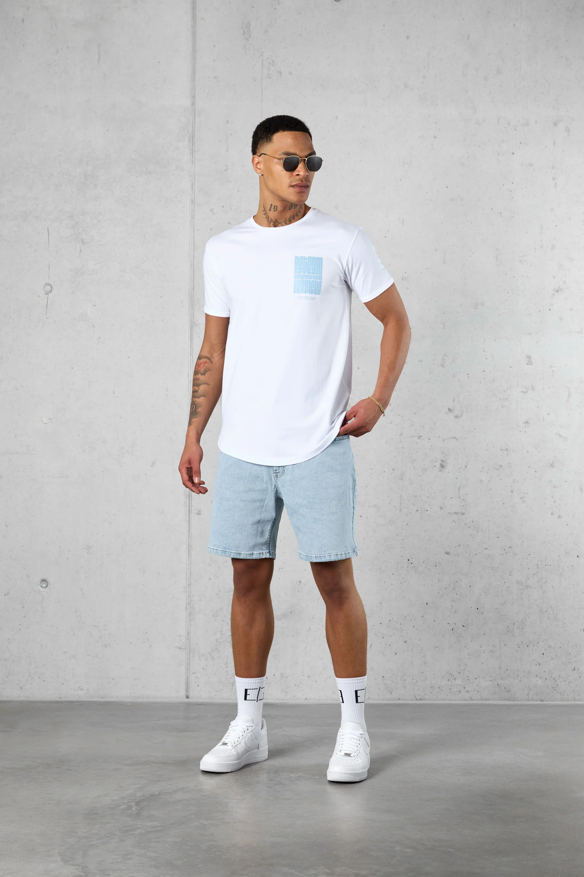 WHITE VACATION SERVICES LOGO TEE - Image 2