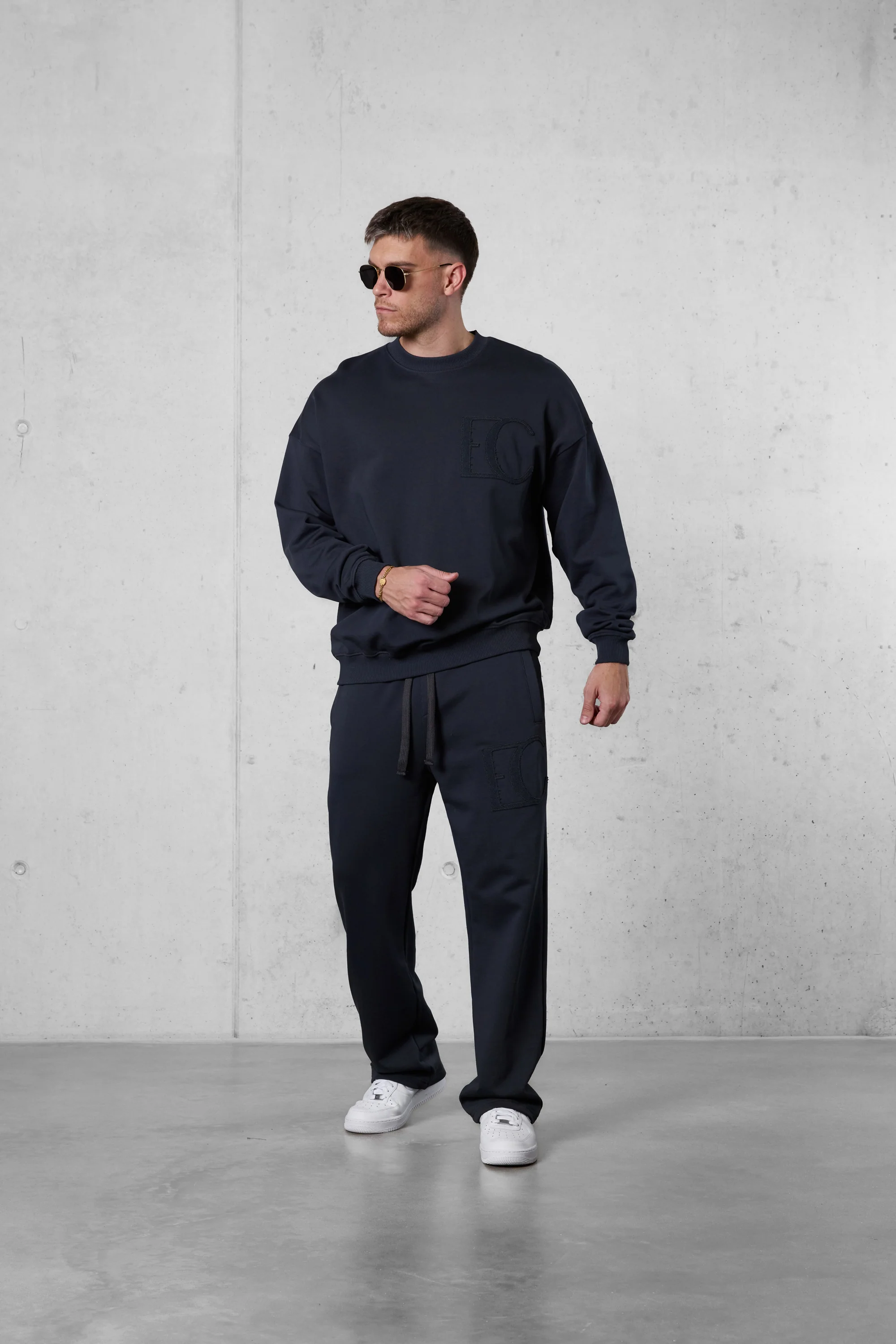 WOODLAND EC APPLIQUÉ OVERSIZED SWEATER - Image 3